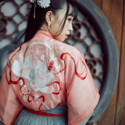 汉服绣花款推荐，品牌女装中的绣花艺术之美