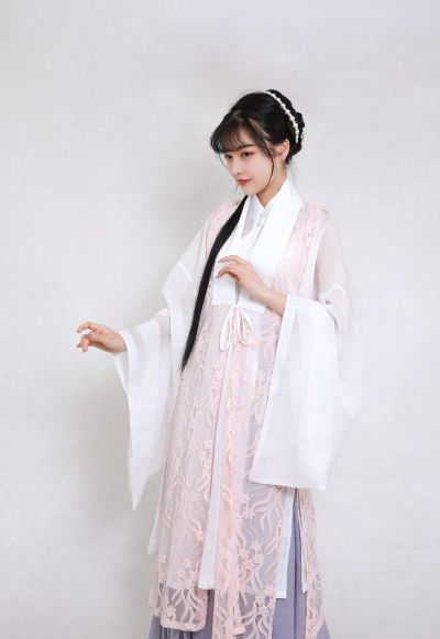 汉服绣花款推荐，品牌女装中的绣花艺术之美