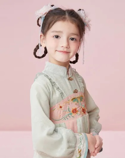 🌸古韵童趣，汉服之美—打造品牌童装女款汉服的独到魅力🌸