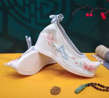 探寻正版汉服男款鞋子品牌，品质与传统的完美融合