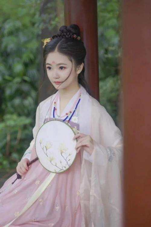 汉服蝴蝶结发包品牌推荐，美丽与传统的完美融合