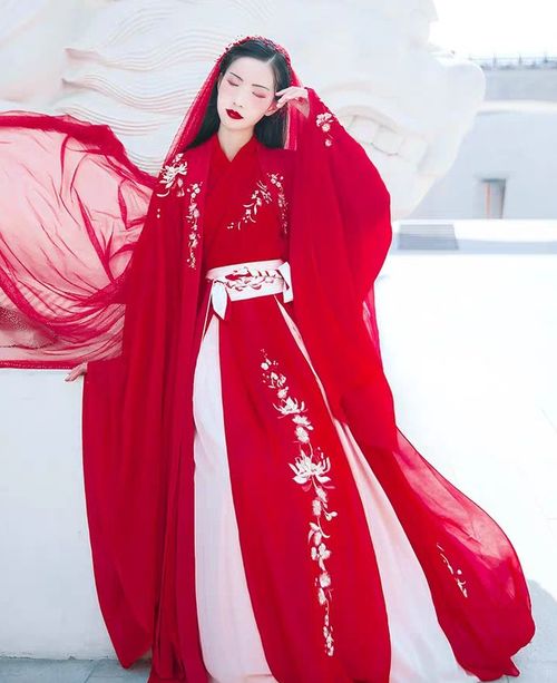 月牙白汉服推荐，盘点那些让你美如仙子的女装品牌