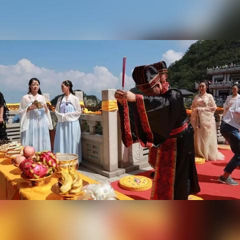 老君山周边汉服品牌大盘点，穿越古今，衣袂飘飘
