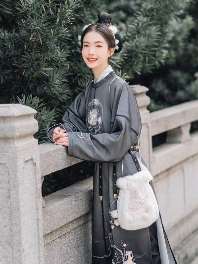 探寻汉服之美—华丽耳环引领的时尚潮流品牌揭秘