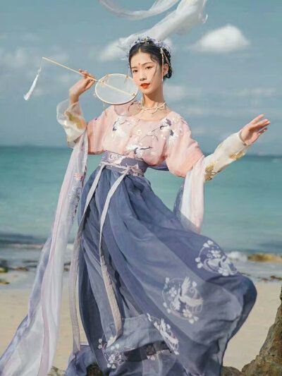 剑舞翩翩，古韵女装—探寻可以舞剑的汉服品牌