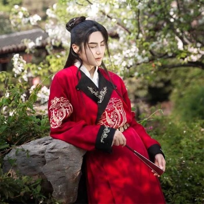 剑舞翩翩，古韵女装—探寻可以舞剑的汉服品牌