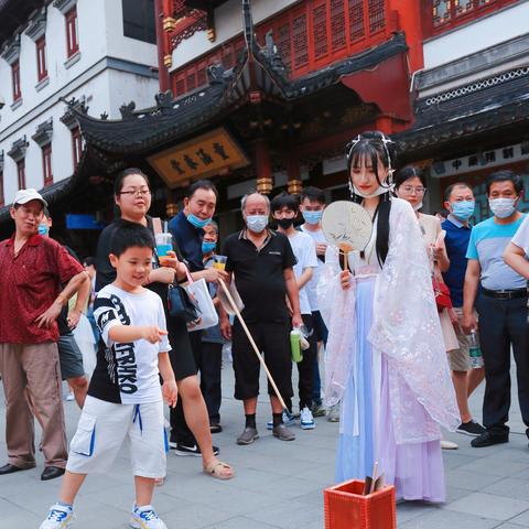 红红火火的小衣裳—大红色汉服童装品牌探秘
