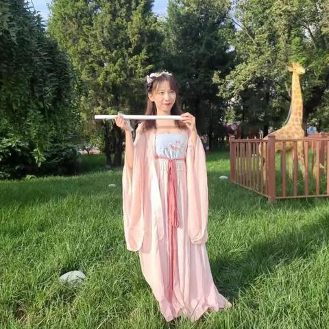 秋季穿出古韵风情—盘点几款秋季高档汉服品牌