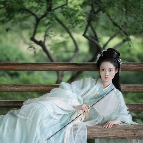 汉服爱好者福音！盘点几款平价又好看的汉服品牌，让你轻松穿出古风韵味