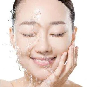洁面泥面膜大揭秘，这些品牌让你肌肤焕然一新！