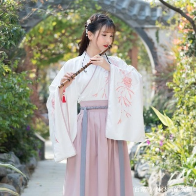 轻舞飞扬—盘点几款受欢迎的轻快汉服品牌