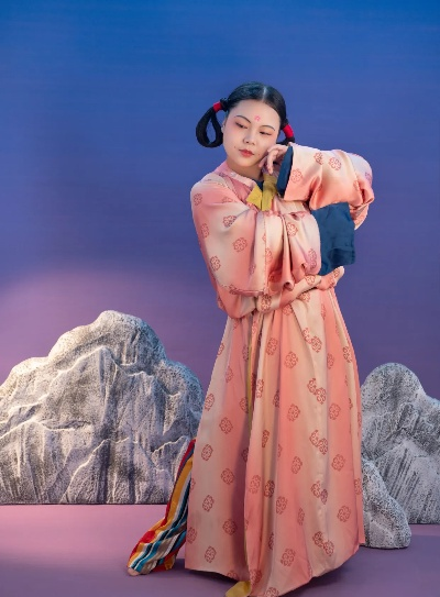 探寻大码之美—唐制汉服品牌引领时尚潮流