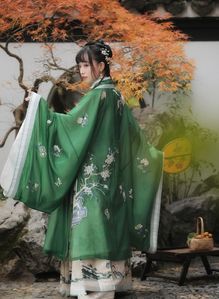 探寻汉服之美—揭秘人工刺绣品牌背后的匠心独运