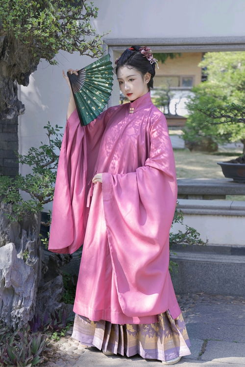 平价又时尚！黑色汉服必备的平价发饰品牌推荐