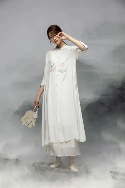 漫步禅意时光，尽在高档女款汉服品牌—遇见美好