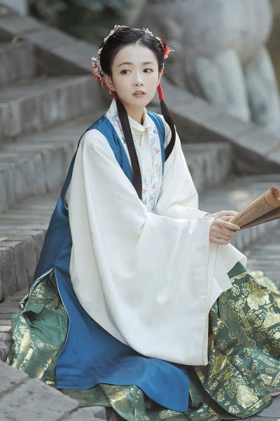 探寻古韵之美—汉服明制品牌推荐指南