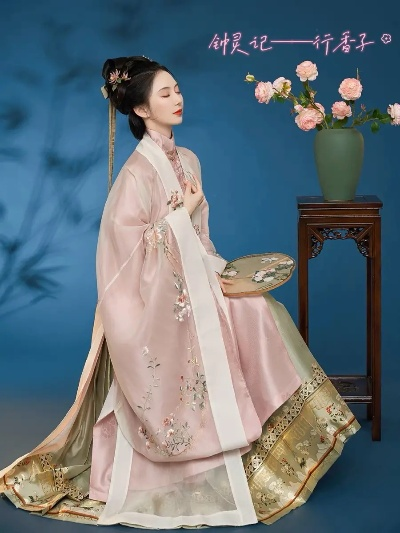 春日酿风华再现，盘点几款与春日酿风格相似的汉服品牌