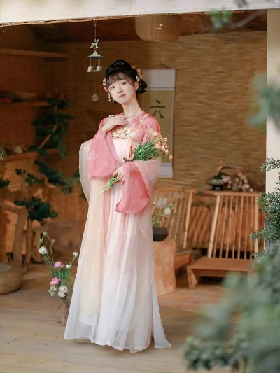 盘点最美伴娘服汉服品牌，让你的婚礼更添古典韵味！