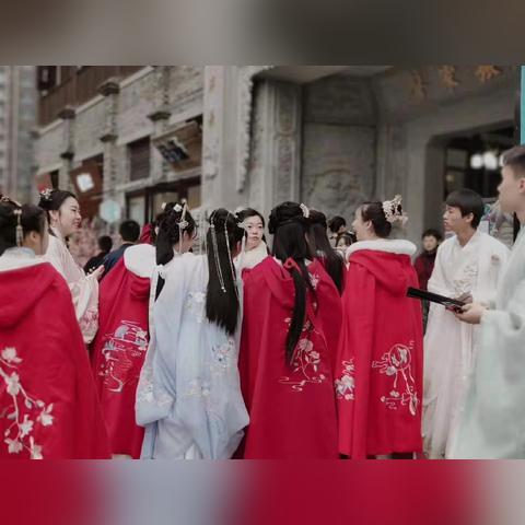 穿越古今，汉风依旧—探寻汉服品牌中的古罗马元素