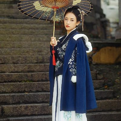 冬季披风汉服品牌推荐，温暖与风度的完美结合