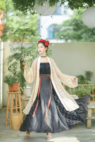 矮个子女生也能穿出汉服风采—小个子汉服成人女士品牌推荐