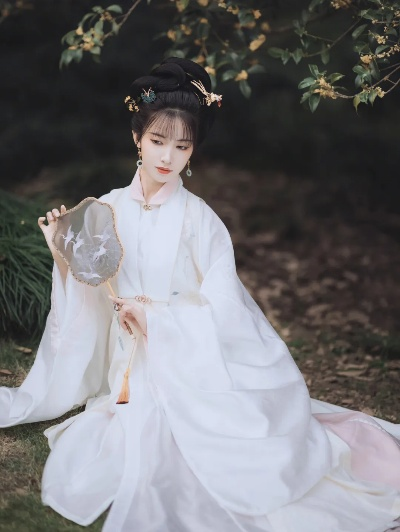 桂花香里话汉服—探寻代表桂花的汉服品牌