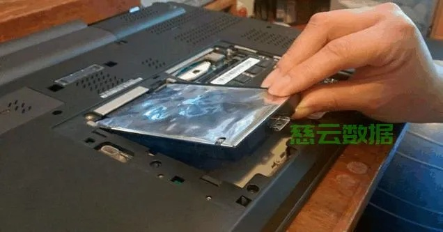 轻松升级，同品牌电脑硬盘更换全攻略