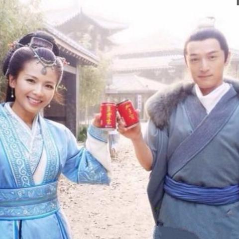 探寻最美眼睛的舞台魅力—揭秘热门舞蹈服装品牌