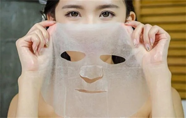 水晶釉面面膜大揭秘，这些品牌让你肌肤如水晶般透亮！