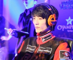 揭秘LOL职业比赛电脑品牌，谁在幕后支撑电竞巅峰？
