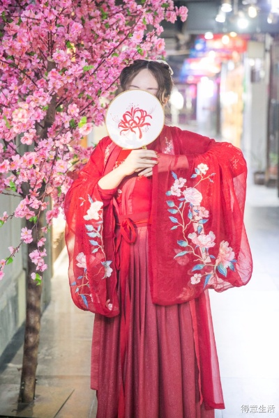 古风汉服旗舰店推荐，穿越时空的美丽衣裳