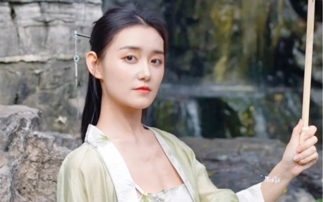 蒋依依的汉服魅力，揭秘她所穿品牌的独特之处