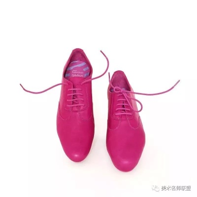 揭秘舞蹈品牌鞋子的奥秘，那些让你舞动自如的舞鞋