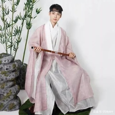 秋冬男士汉服推荐，品味传统，时尚穿搭指南