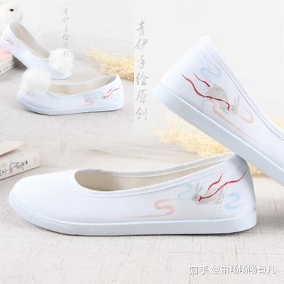 儿童冬款汉服鞋品牌推荐，温暖传承，时尚出行