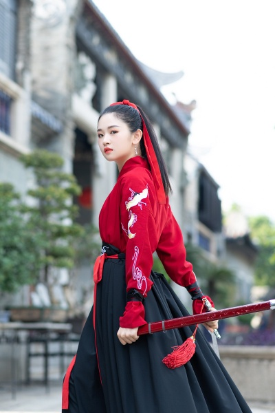 武侠风汉服女款品牌大盘点，穿越时空的美丽传奇