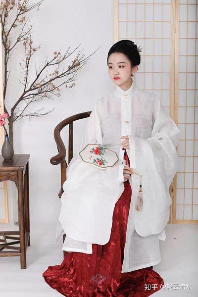 揭秘直裾汉服品牌争议，品质与文化的碰撞