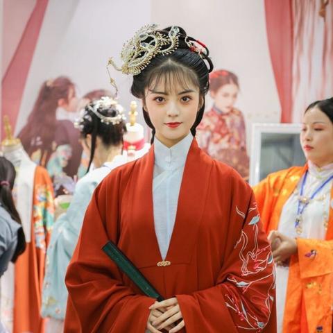 汉服复兴之路，传统与现代的完美融合
