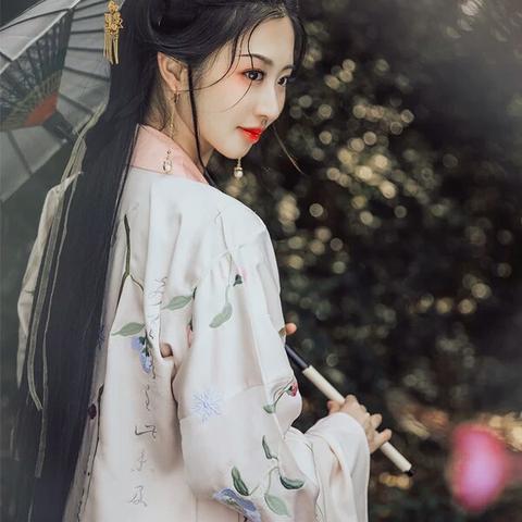 汉服复兴之路，传统与现代的完美融合
