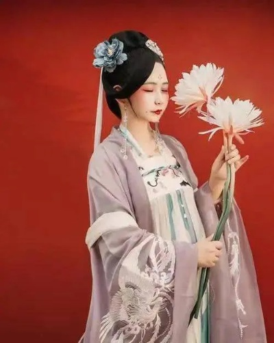 🎉限时抢购汉服清仓大促销，穿越千年，尽享古韵风情！