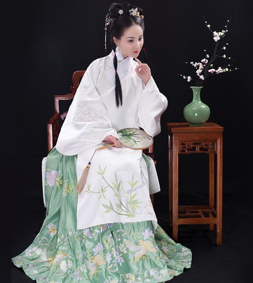 汉服蹴鞠风来袭！盘点几款推荐的女装品牌，让你古韵十足！
