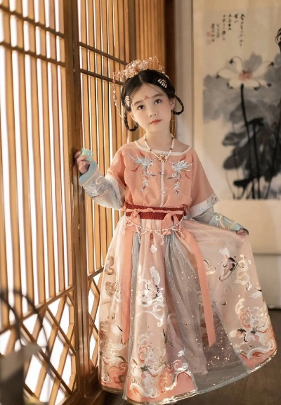 大童汉服品牌推荐，穿上古韵，尽显童真之美