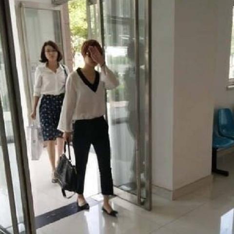 我怀疑老公出轨，有权请律师调出开房记录吗？