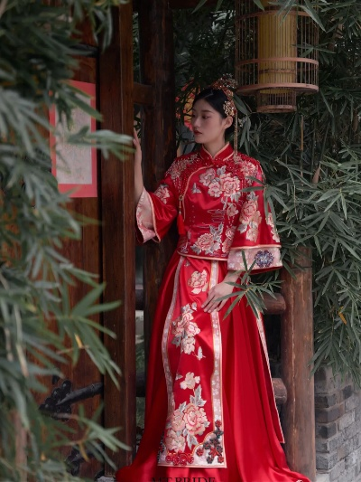 秀禾—探寻汉服中的古典韵味与时尚融合