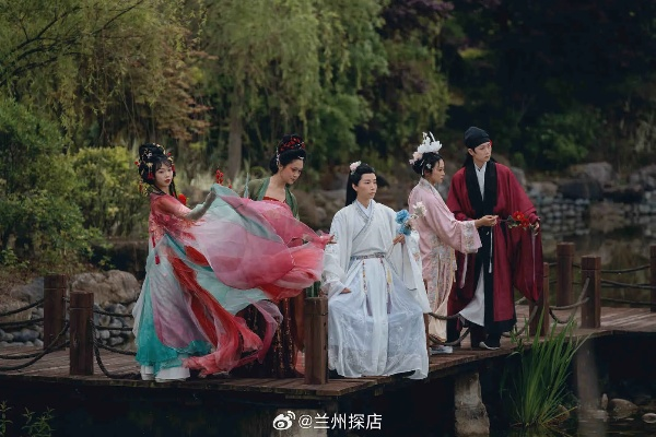 探寻汉服中的美食元素—揭秘有素鸡的汉服品牌