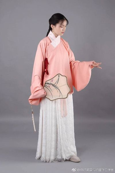 探寻汉服界的轻盈之美—超薄款汉服品牌推荐