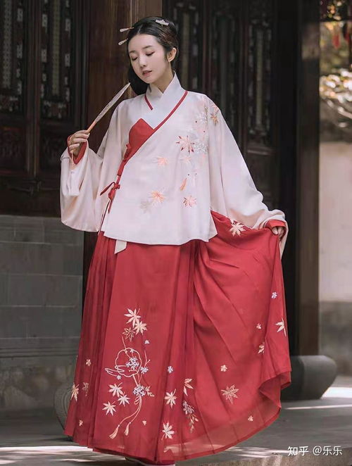 探寻汉服中的甲胄元素，那些融入战甲韵味的传统服饰品牌