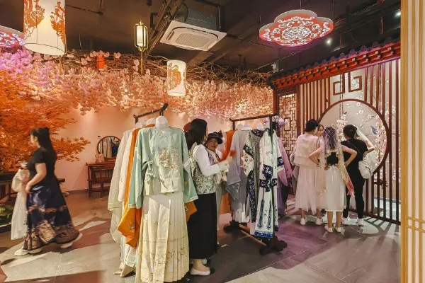 荟聚汉服店铺品牌大盘点，穿越古今的时尚之旅