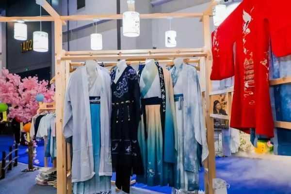 揭秘参商汉服，传统与现代交融的民族服饰品牌
