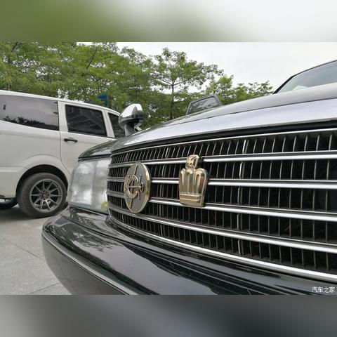 皇冠油漆，品质卓越，色彩缤纷，打造家居艺术新风尚